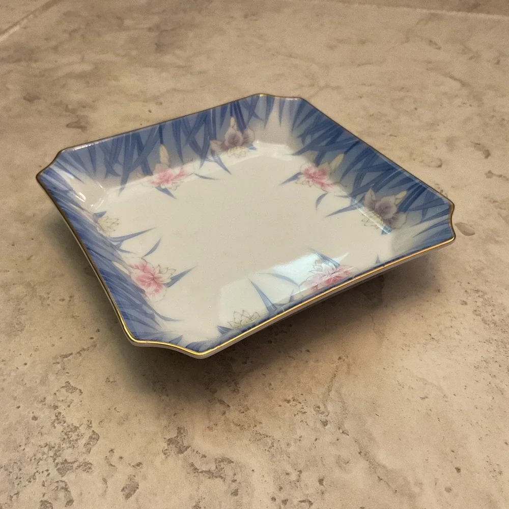 Japanese Porcelain Square Trinket Dish Blue Floral Gold Rim Scalloped 4.75in